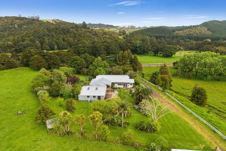 Photo of property in 124 Opouteke Road, Kaihu, 0379