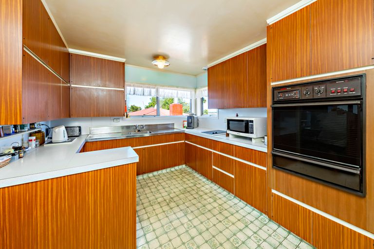 Photo of property in 1/580 Massey Road, Mangere, Auckland, 2022