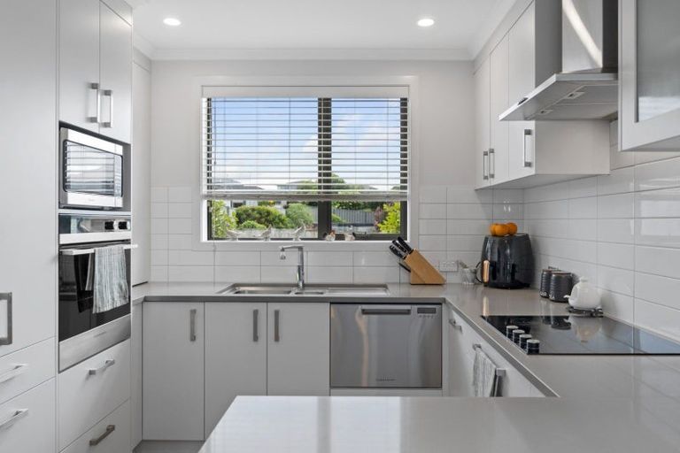 Photo of property in Waterview Estate, 26/4 Greystone Place, Omokoroa, 3114