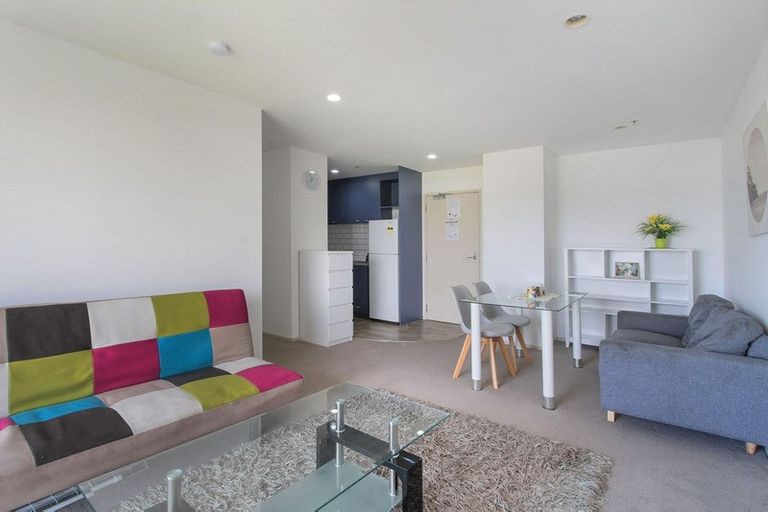 Photo of property in 5b/10 Crown Lynn Place, New Lynn, Auckland, 0600