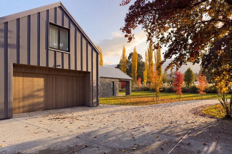 Photo of property in 33 Central Park Avenue, Lake Hayes, Queenstown, 9371