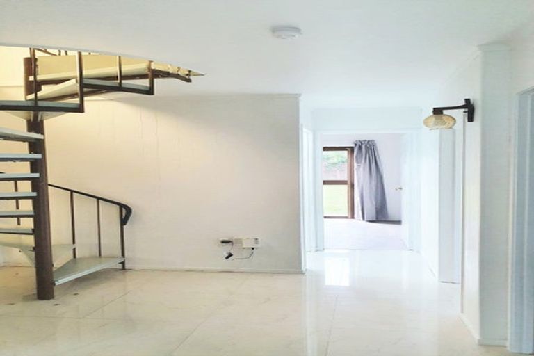 Photo of property in 19 Glen Norman Avenue, Henderson, Auckland, 0610