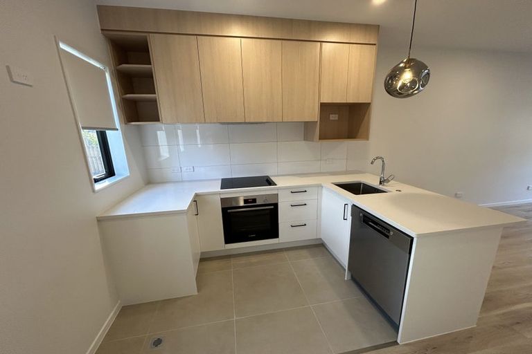 Photo of property in 9 Paetai Lane, Te Atatu Peninsula, 0610