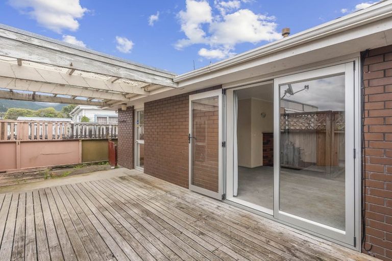 Photo of property in 28 Kapiti Road, Paraparaumu, 5032