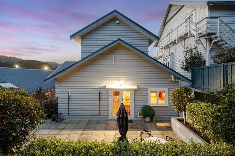 Photo of property in 9 Dover Street, Island Bay, Wellington, 6023