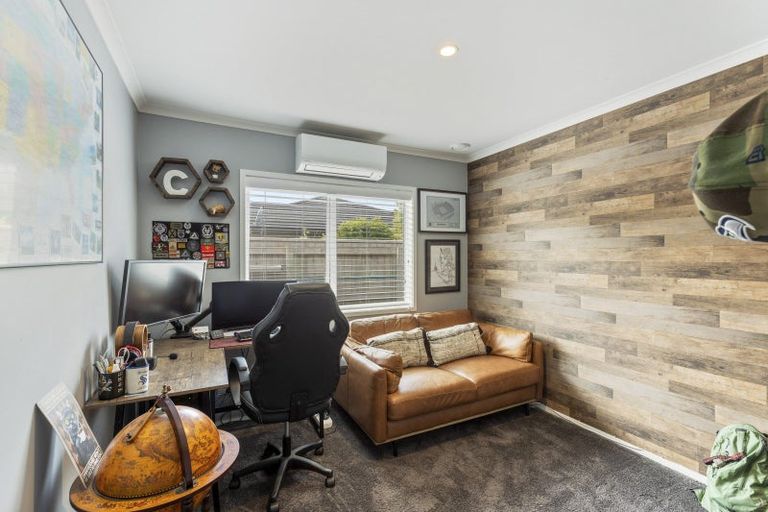 Photo of property in 3 Keene Drive, Bell Block, New Plymouth, 4312