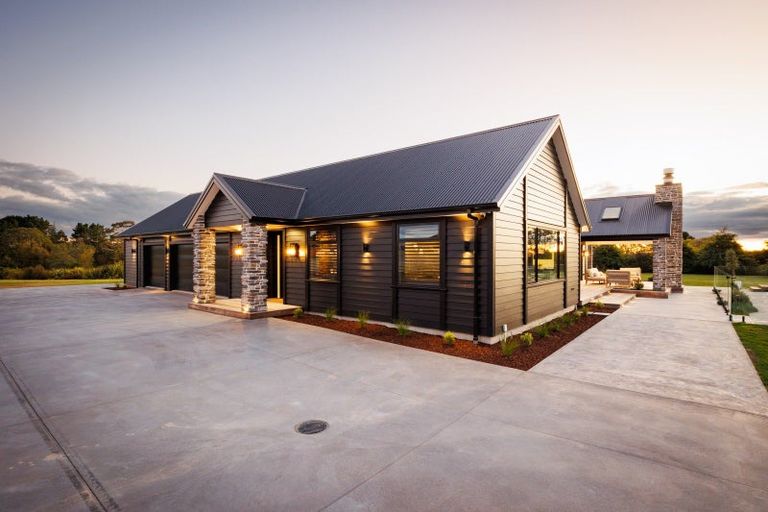 Photo of property in 72 Hartwell Drive, Kelvin Grove, Palmerston North, 4470