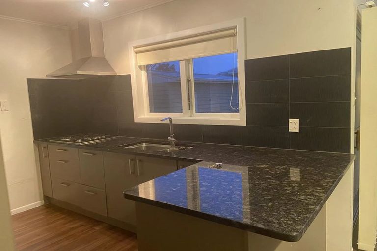 Photo of property in 11 Strid Road, Te Atatu South, Auckland, 0610