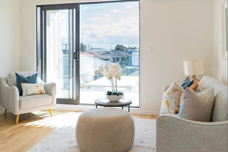 Photo of property in 7 Ngaru Way, Orewa, 0931