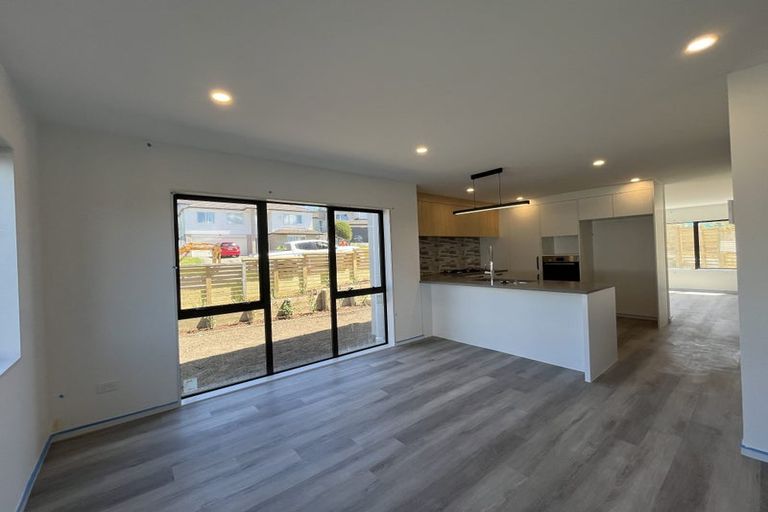 Photo of property in 10c Mantra Road, Massey, Auckland, 0614