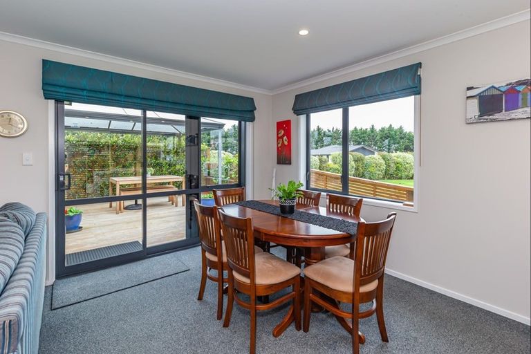 Photo of property in 52 Garth Road, Levin, 5571