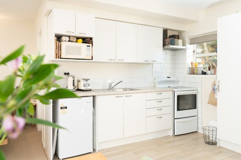 Photo of property in 42 Eden Street, Island Bay, Wellington, 6023