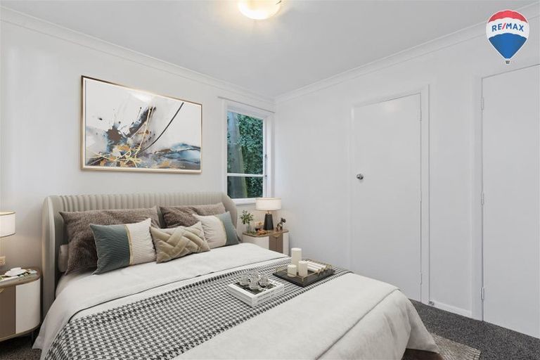 Photo of property in 43 Stewart Drive, Newlands, Wellington, 6037