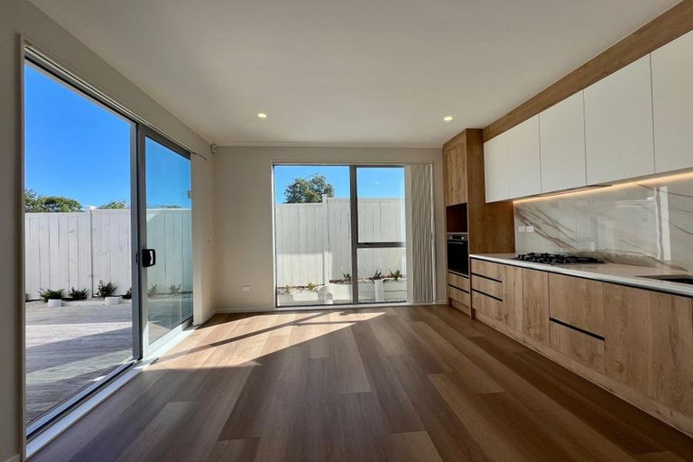 Photo of property in 109 Prince Regent Drive, Half Moon Bay, Auckland, 2012