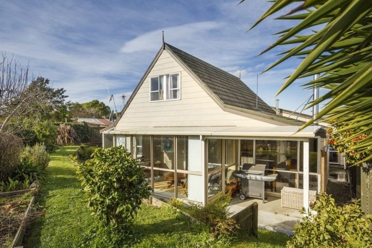 Photo of property in 40 Pencarrow Street, Highbury, Palmerston North, 4412