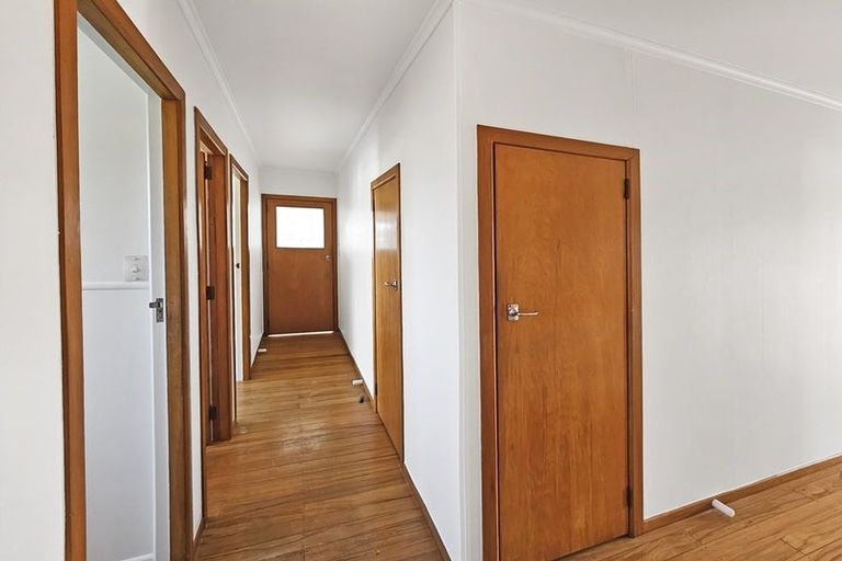 Photo of property in 7 West Coast Road, Glen Eden, Auckland, 0602