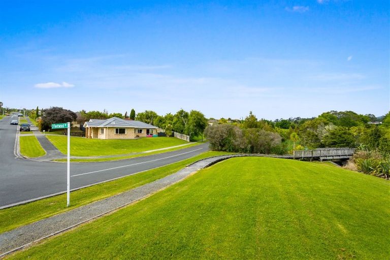 Photo of property in 1 Fleetwood Drive, Henderson, Auckland, 0612