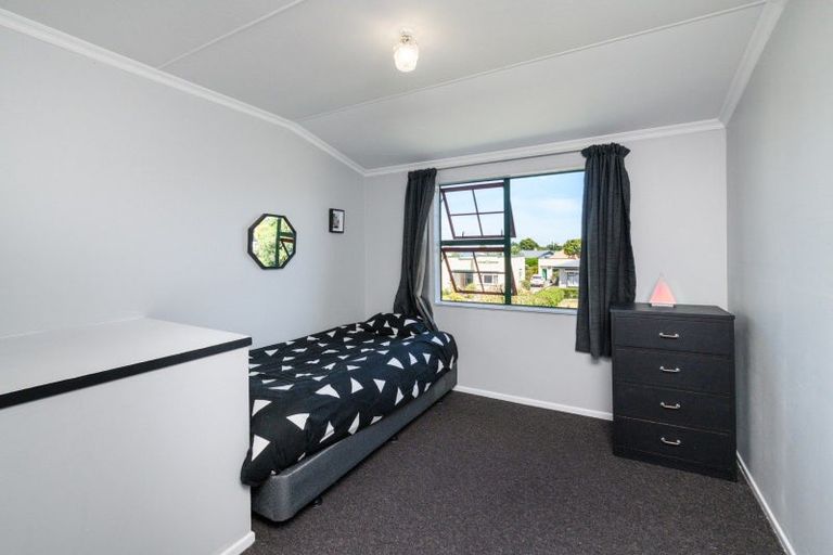 Photo of property in 5 Rangitira Avenue, Palmerston North, 4414