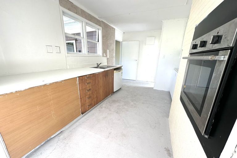 Photo of property in 305 Don Buck Road, Massey, Auckland, 0614