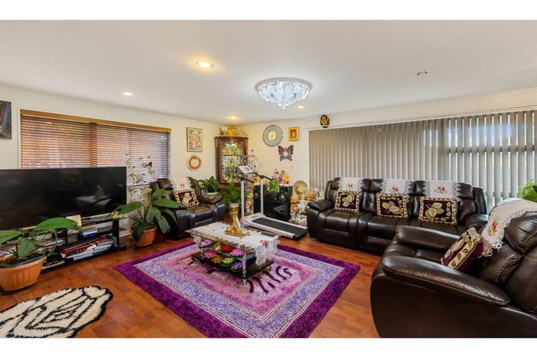 Photo of property in 2/127 Coronation Road, Papatoetoe, Auckland, 2025