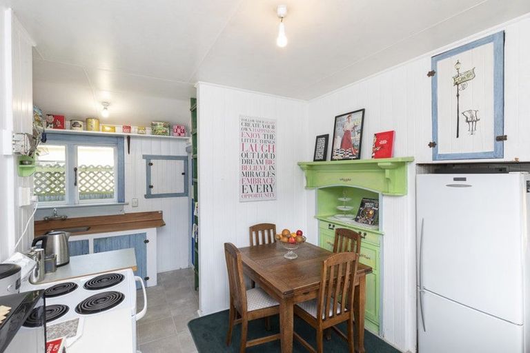 Photo of property in 35 Colenso Street, Sumner, Christchurch, 8081