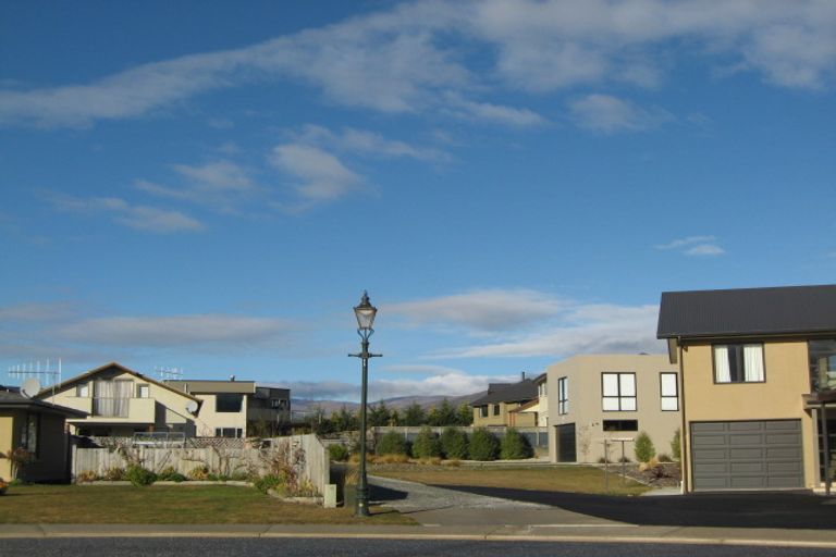 Photo of property in 19 Mataraki Place, Wanaka, 9305