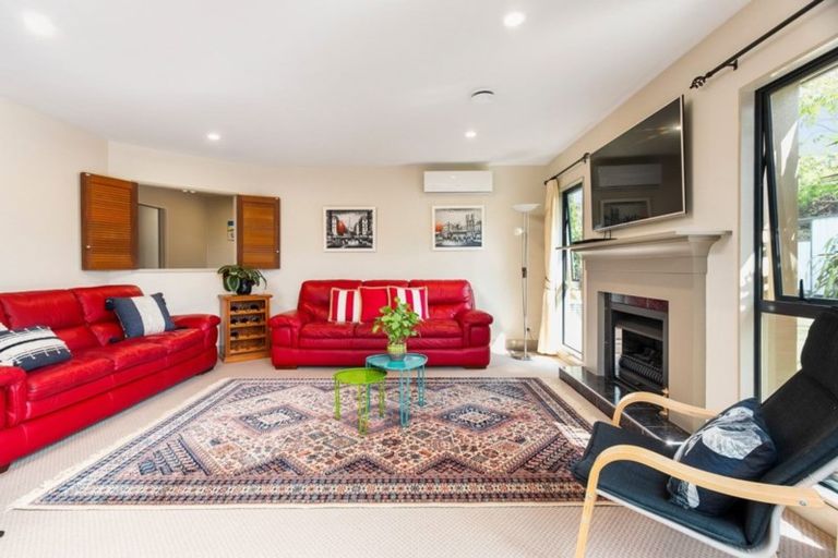 Photo of property in 11 Piriti Drive, Te Atatu Peninsula, Auckland, 0610