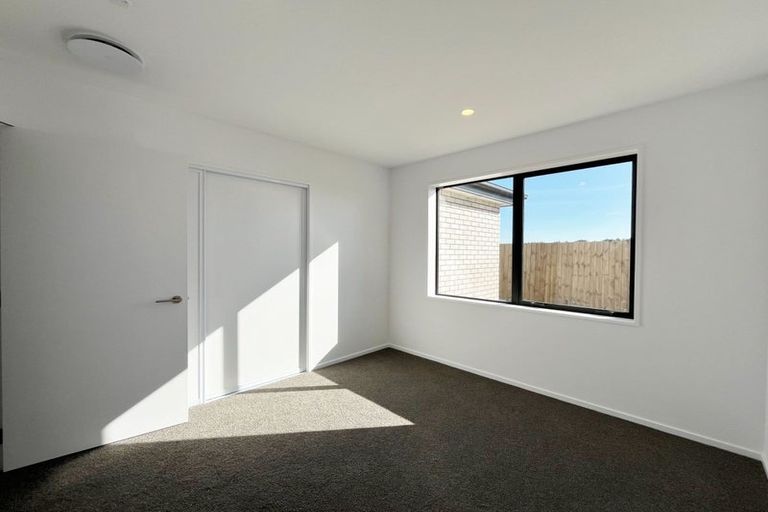 Photo of property in 64 Bill Hammond Drive, Belfast, 8051