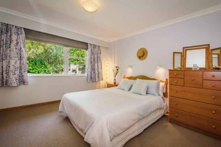 Photo of property in 4 Iti Grove, Waikanae, 5036