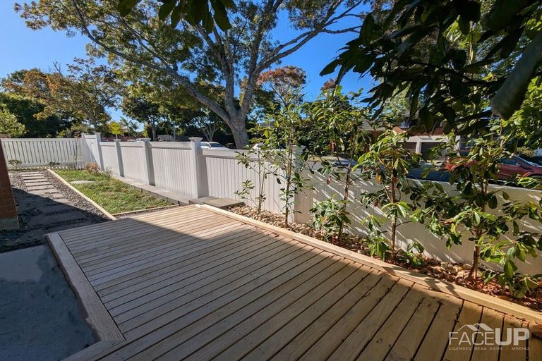 Photo of property in 43a Mirrabooka Avenue, Botany Downs, Auckland, 2010