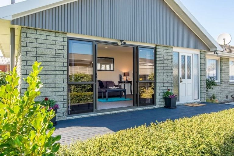 Photo of property in 16 Royleen Street, Casebrook, Christchurch, 8051