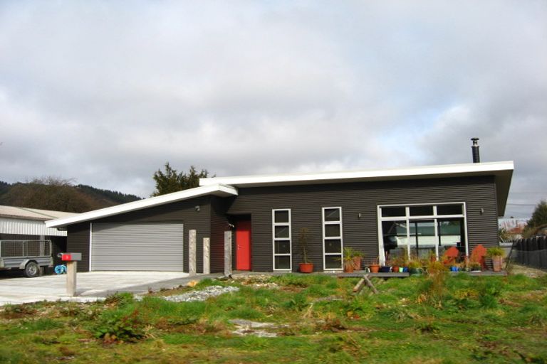 Photo of property in 56 Davis Street, Reefton, 7830