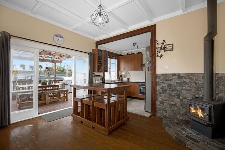 Photo of property in 275 Great North Road, Henderson, Auckland, 0612