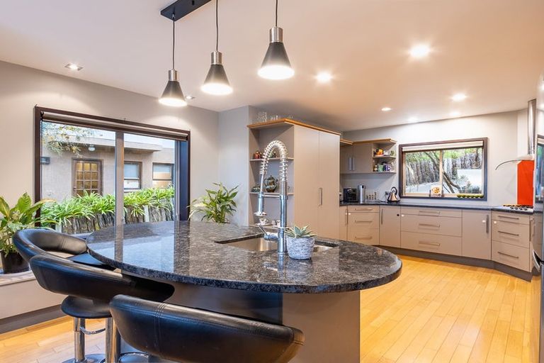 Photo of property in 48 Kotare Street, Waikanae, 5036