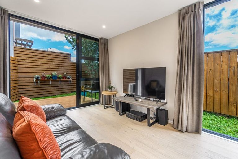 Photo of property in 52 Koro Lane, Mangere Bridge, Auckland, 2022