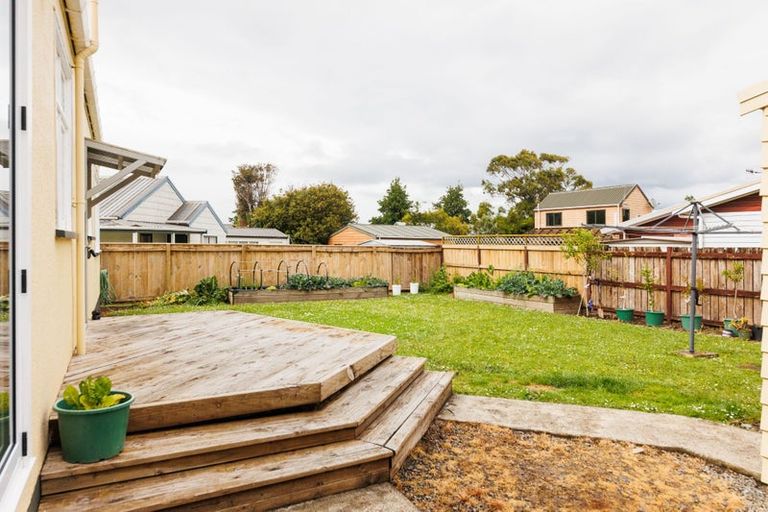 Photo of property in 77 Hillcrest Drive, Kelvin Grove, Palmerston North, 4414