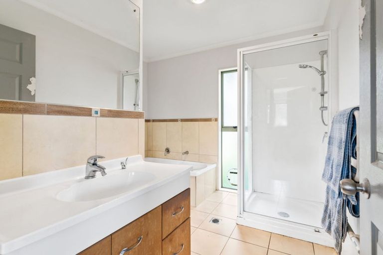 Photo of property in 22 Kokako Rise, Papakura, 2110