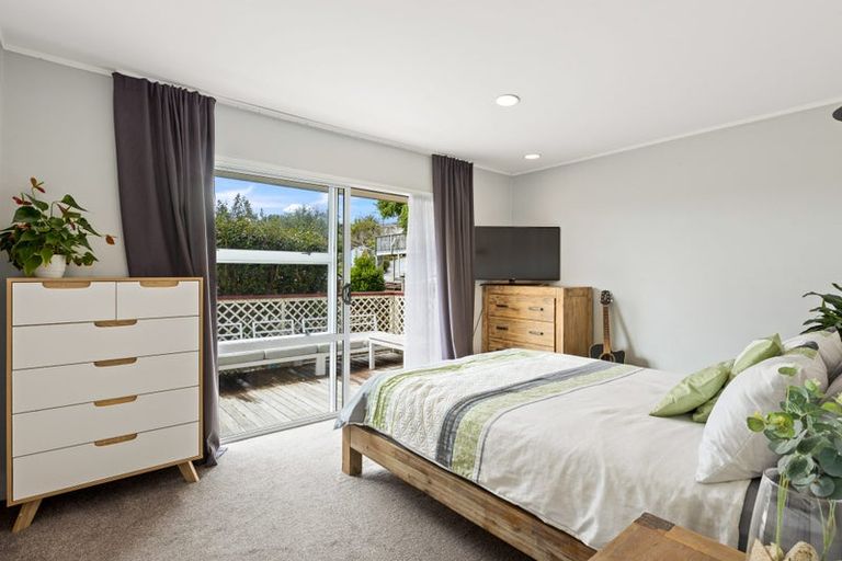 Photo of property in 10 Royalty Rise, Red Beach, 0932