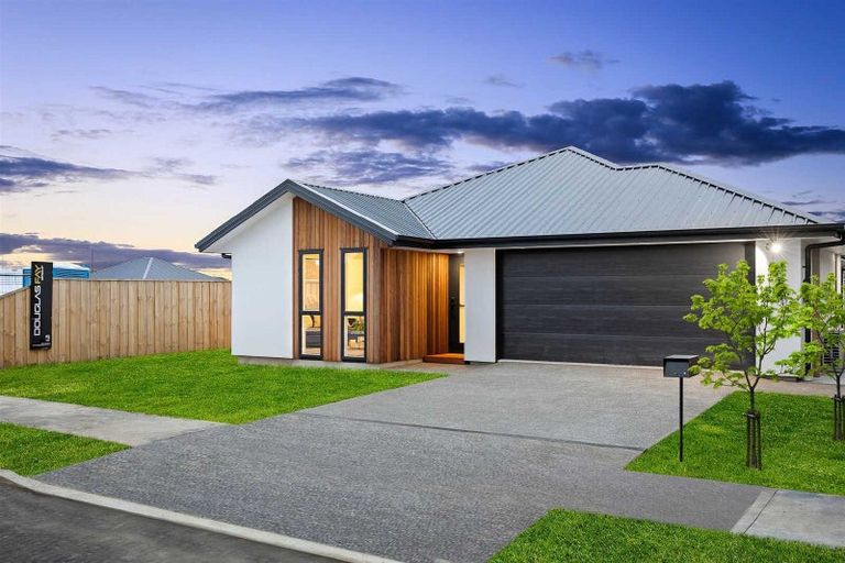 Photo of property in 21 Oakmill Drive, Casebrook, Christchurch, 8051