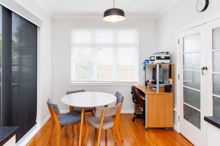 Photo of property in 77 Hillcrest Drive, Kelvin Grove, Palmerston North, 4414