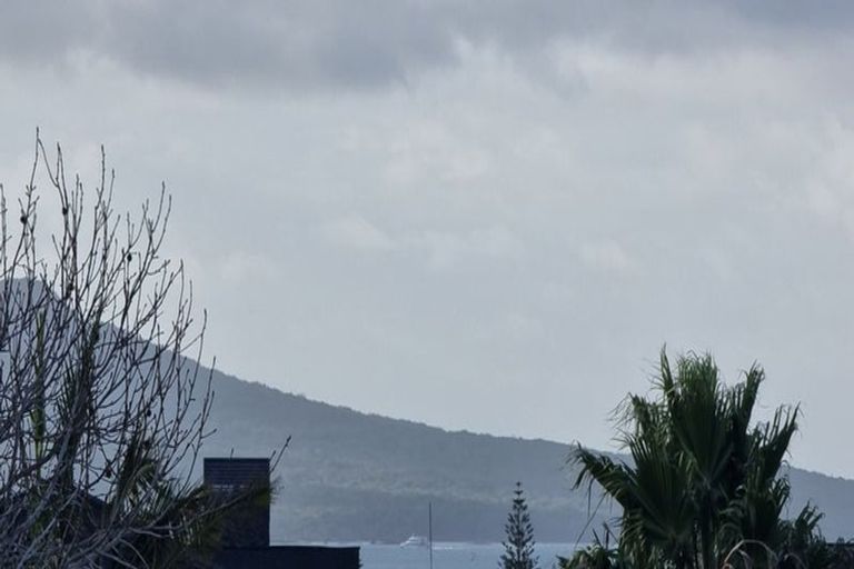 Photo of property in 17 Bevyn Street, Castor Bay, Auckland, 0620
