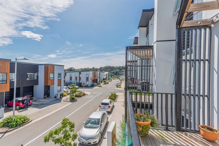 Photo of property in 25 Marine Parade, Hobsonville, Auckland, 0616