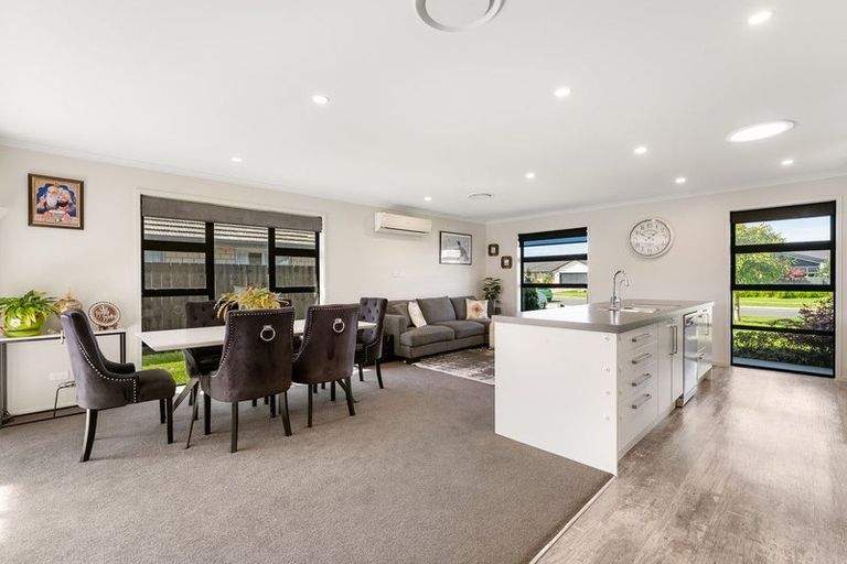 Photo of property in 29 Leet Crescent, Papamoa Beach, Papamoa, 3118