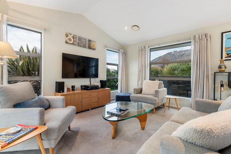 Photo of property in 6 Evening Star Road, Arthurs Point, Queenstown, 9371