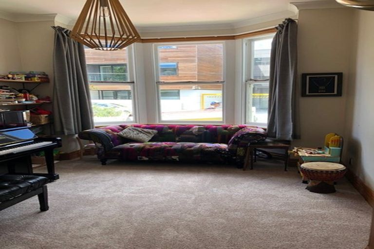 Photo of property in 160a Tasman Street, Mount Cook, Wellington, 6021