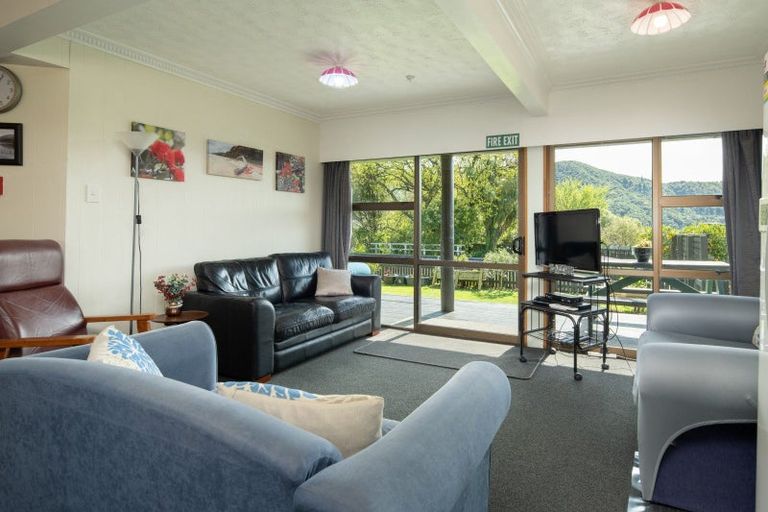 Photo of property in 318 Waikawa Road, Waikawa, Picton, 7220