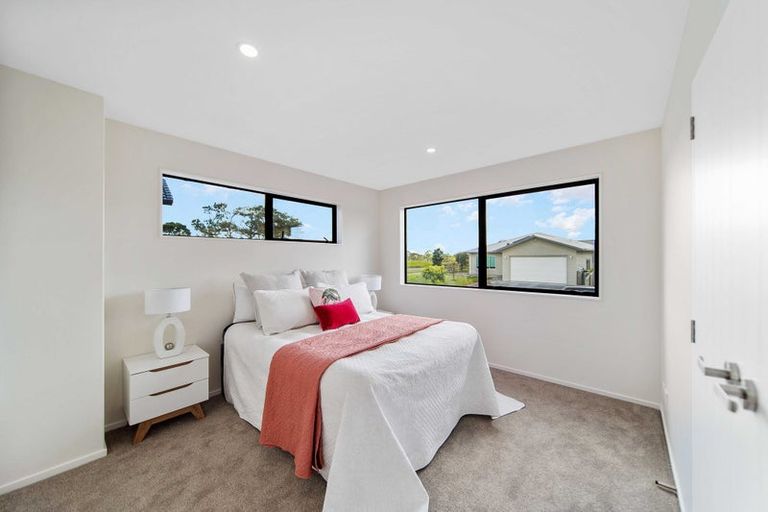 Photo of property in 1 Nola Dawn Avenue, Papakura, 2110