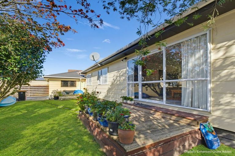 Photo of property in 14 Escort Grove, Awapuni, Palmerston North, 4412