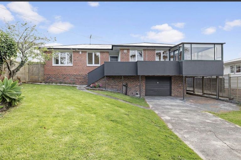 Photo of property in 10 Kerrykeel Drive, Flat Bush, Auckland, 2019