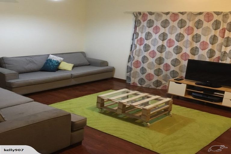 Photo of property in 30 Megan Avenue, Pakuranga Heights, Auckland, 2010